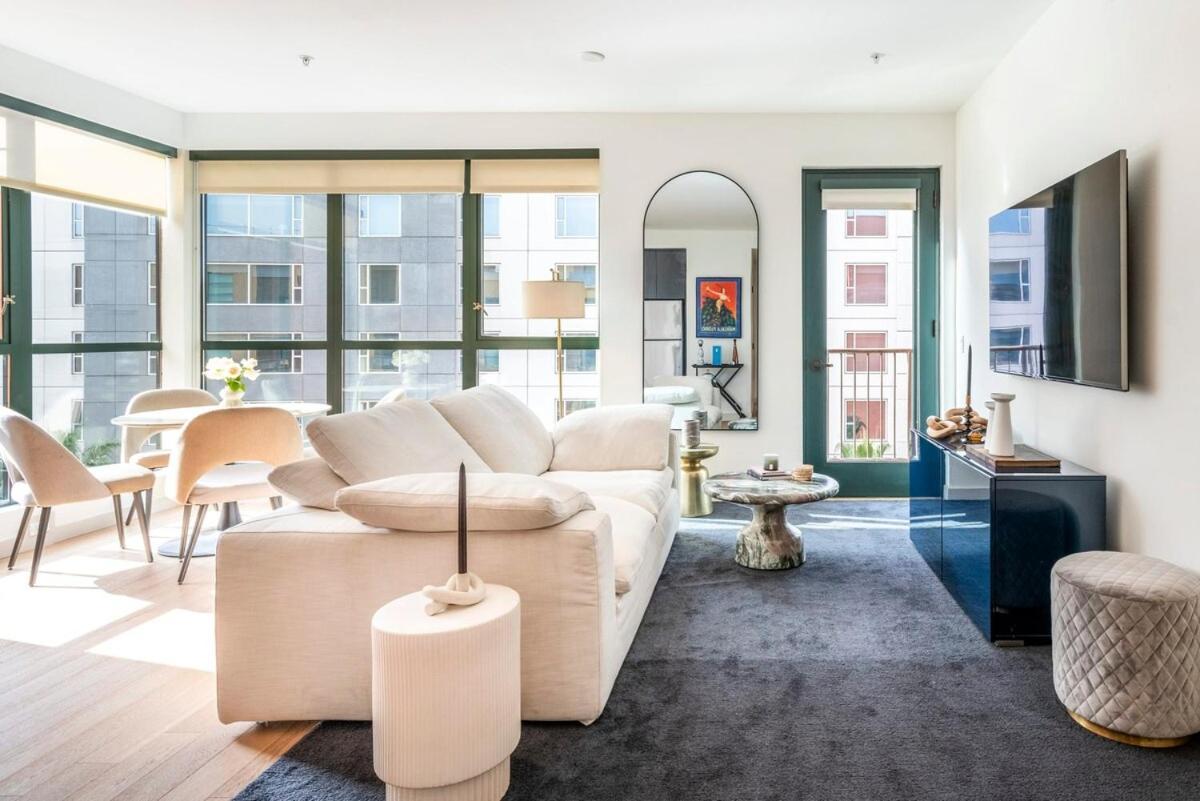 לוס אנג'לס 2Br Hollywood Luxurious Condo מראה חיצוני תמונה