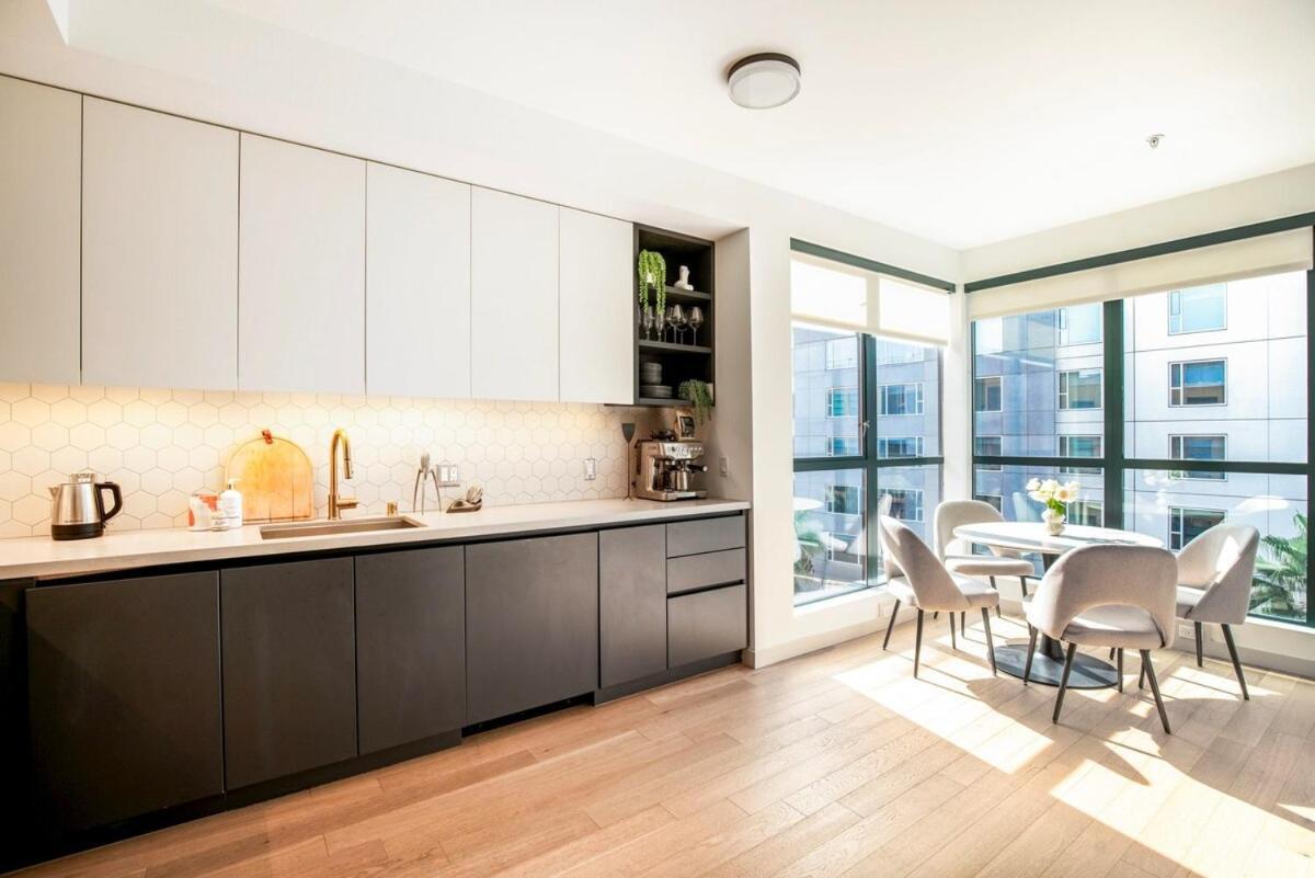 לוס אנג'לס 2Br Hollywood Luxurious Condo מראה חיצוני תמונה